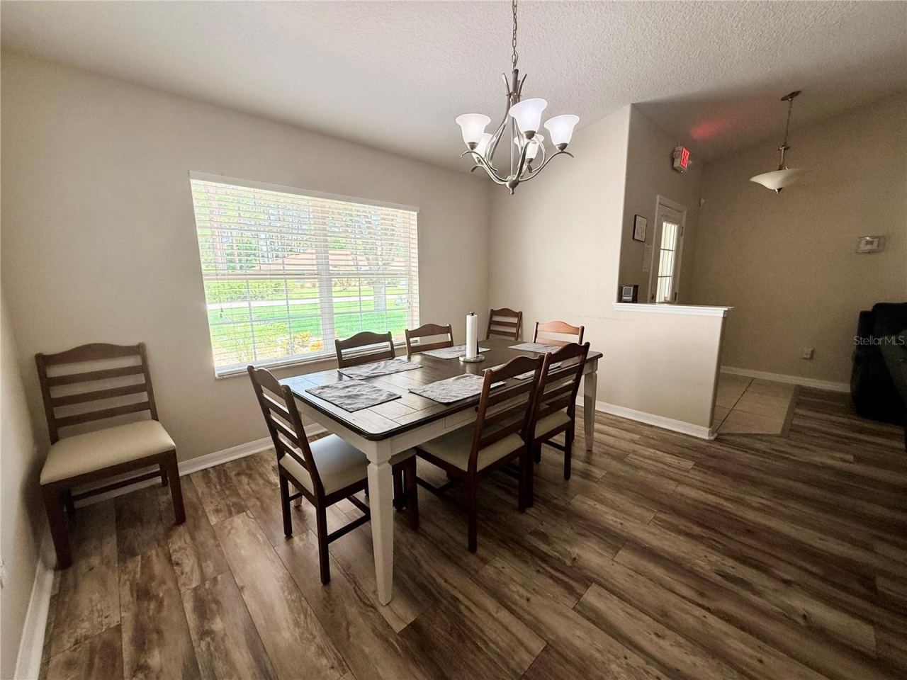 Photo 11 of 20: Dining room