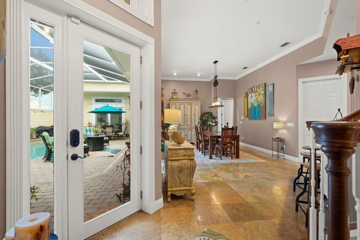 Photo 17 of 20: Foyer