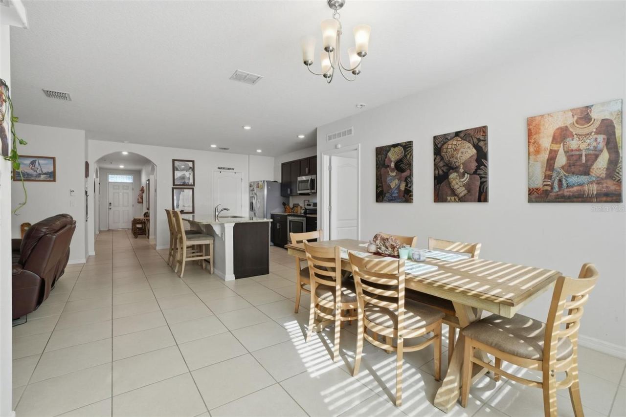 Photo 13 of 20: Dining area