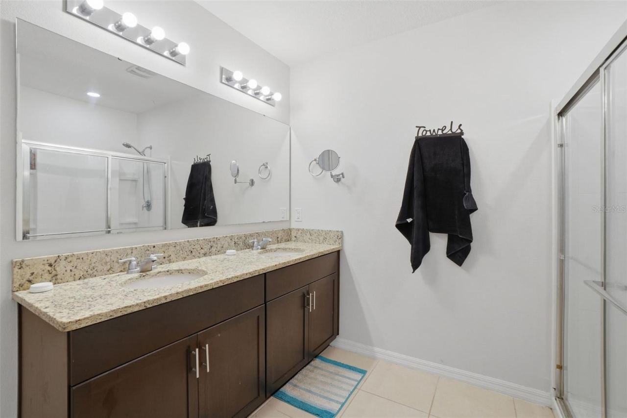 Photo 18 of 20: Primary bathroom