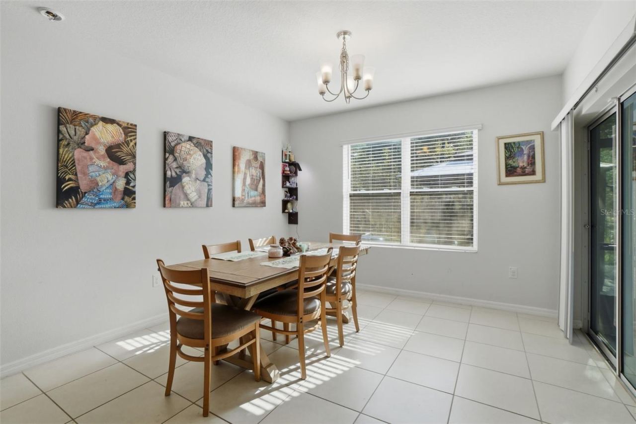 Photo 12 of 20: Dining area