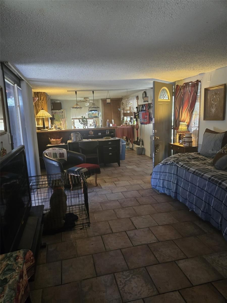 Photo 3 of 8: Open floor plan