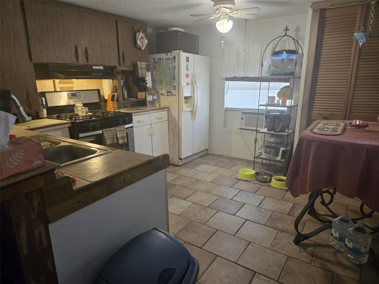 Photo 2 of 8: Spacious kitchen
