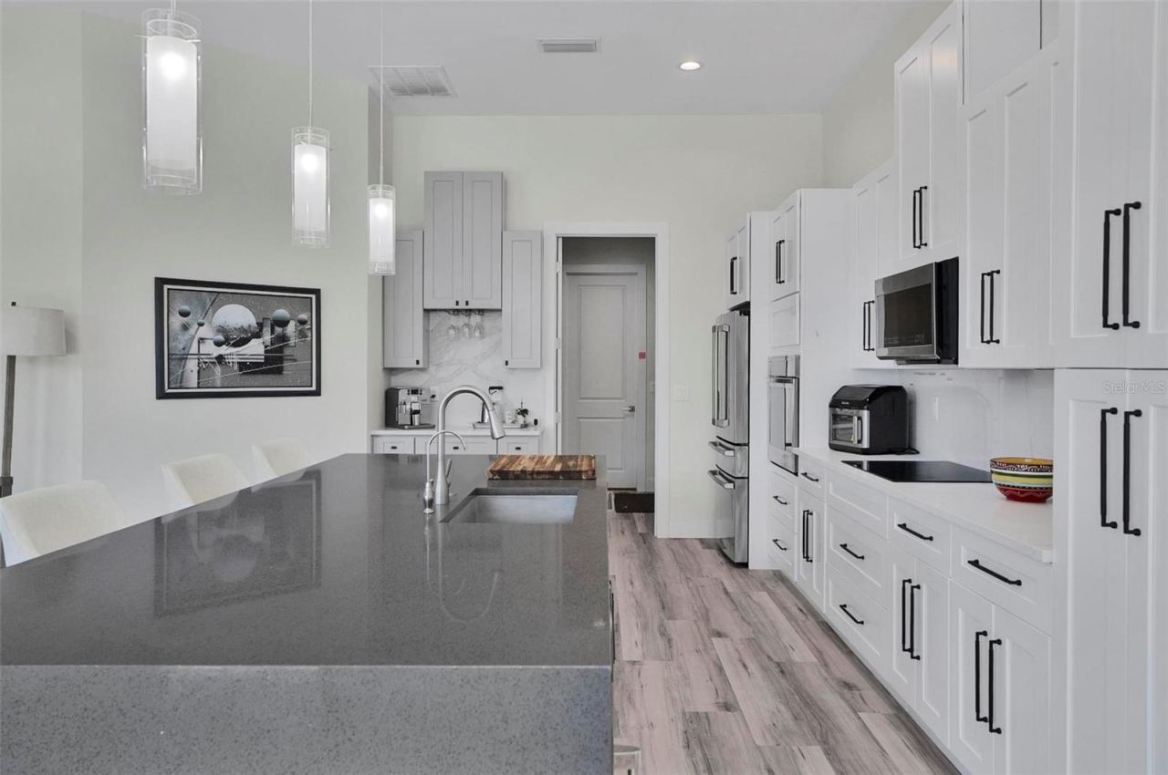 Photo 20 of 20: WATERFALL COUNTERTOP ON THE ISLAND
