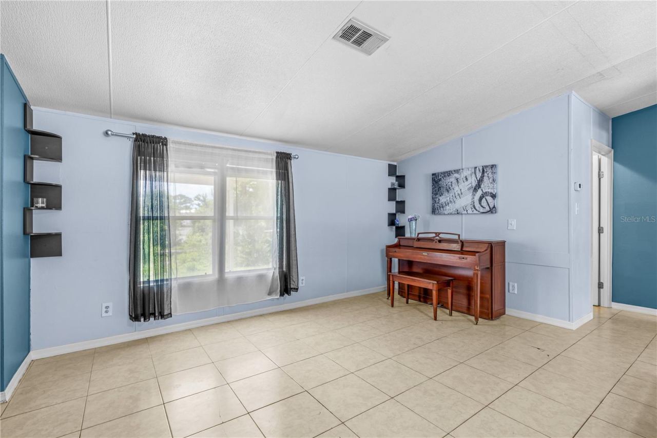 Photo 15 of 20