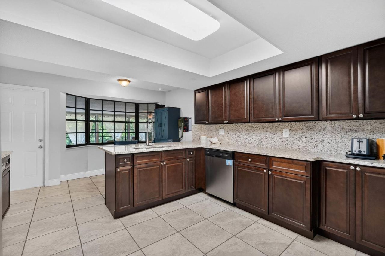 Photo 11 of 20