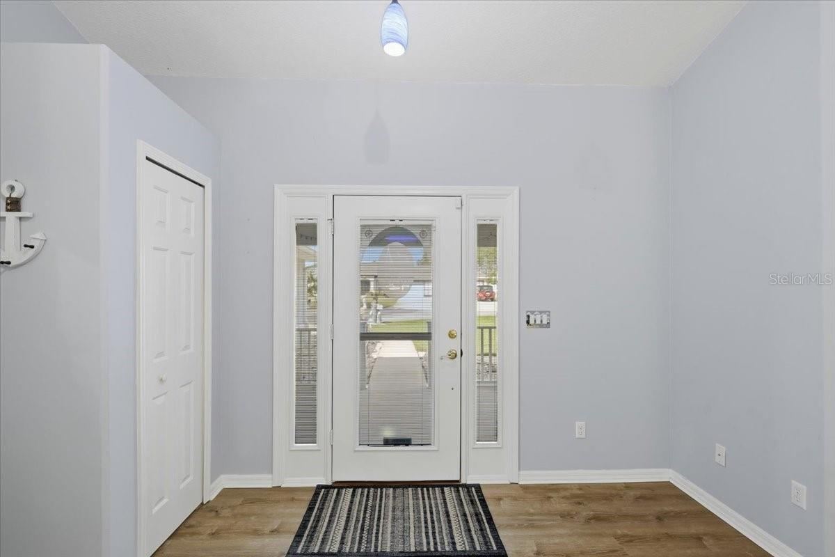 Photo 7 of 20: ENTRYWAY