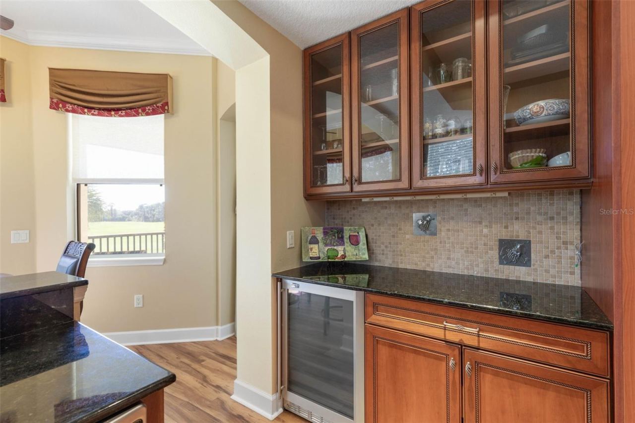 Photo 10 of 20: Wine refrigerator, plenty of cabinets and a view!!