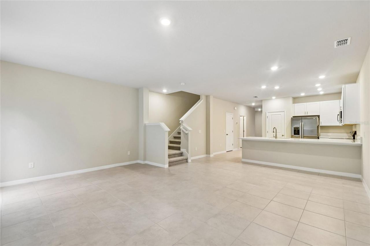Photo 9 of 20: Family Room