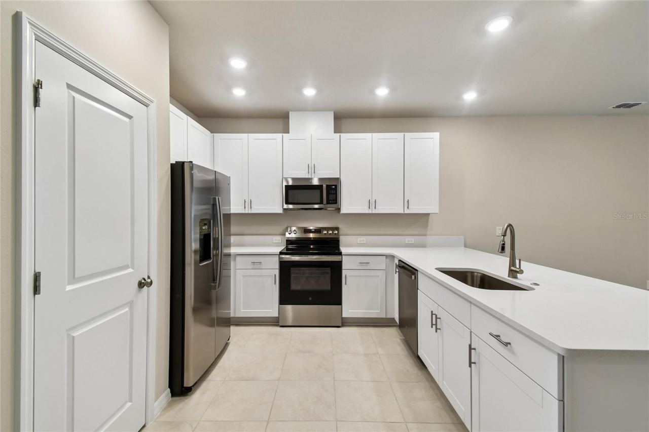 Photo 3 of 20: Kitchen