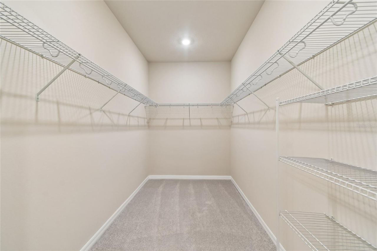 Photo 17 of 20: Owner's Closet