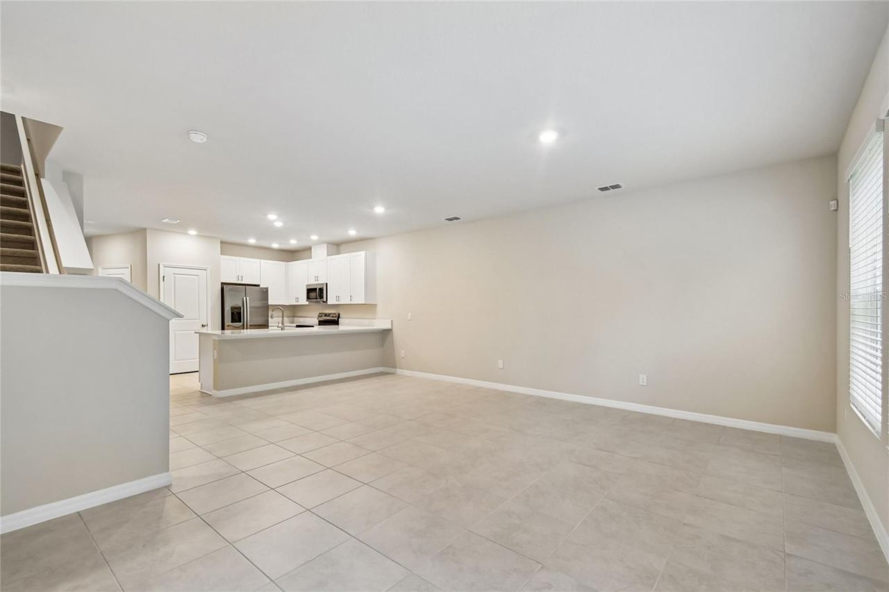 Photo 10 of 20: Family Room