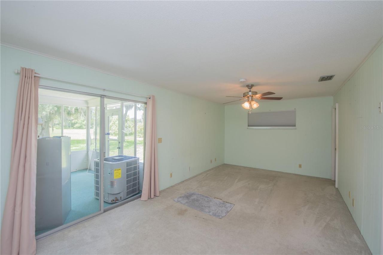 Photo 14 of 20