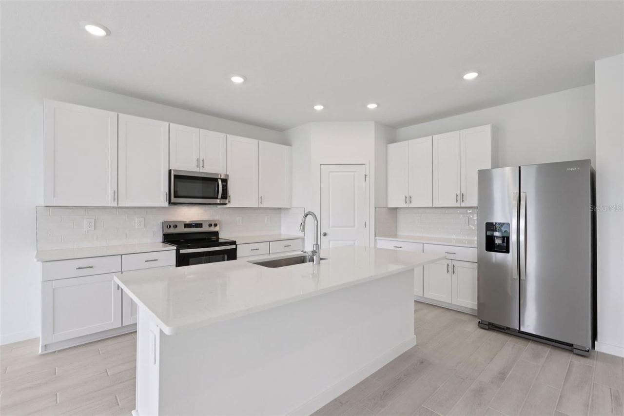 Photo 3 of 20: The interior photos are of another home with the same floor plan and interior finishes. Some details may vary