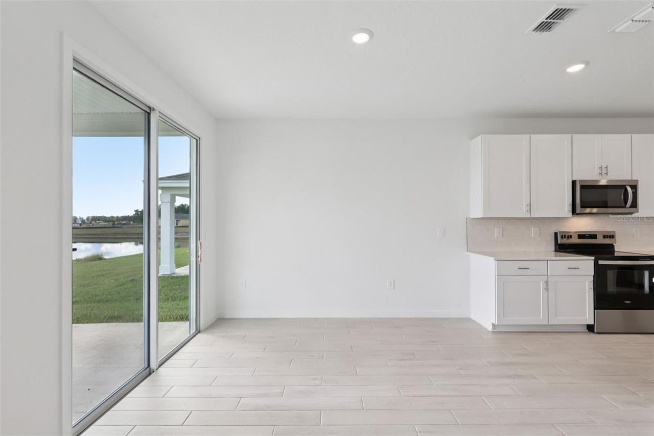 Photo 11 of 20: The interior photos are of another home with the same floor plan and interior finishes. Some details may vary