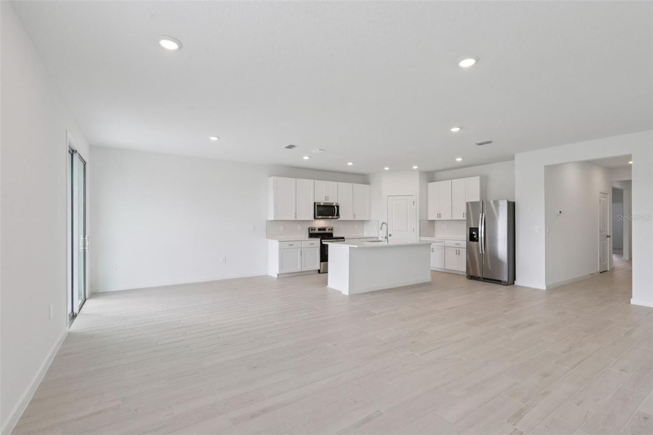 Photo 9 of 20: The interior photos are of another home with the same floor plan and interior finishes. Some details may vary