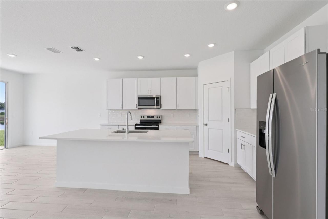 Photo 10 of 20: The interior photos are of another home with the same floor plan and interior finishes. Some details may vary