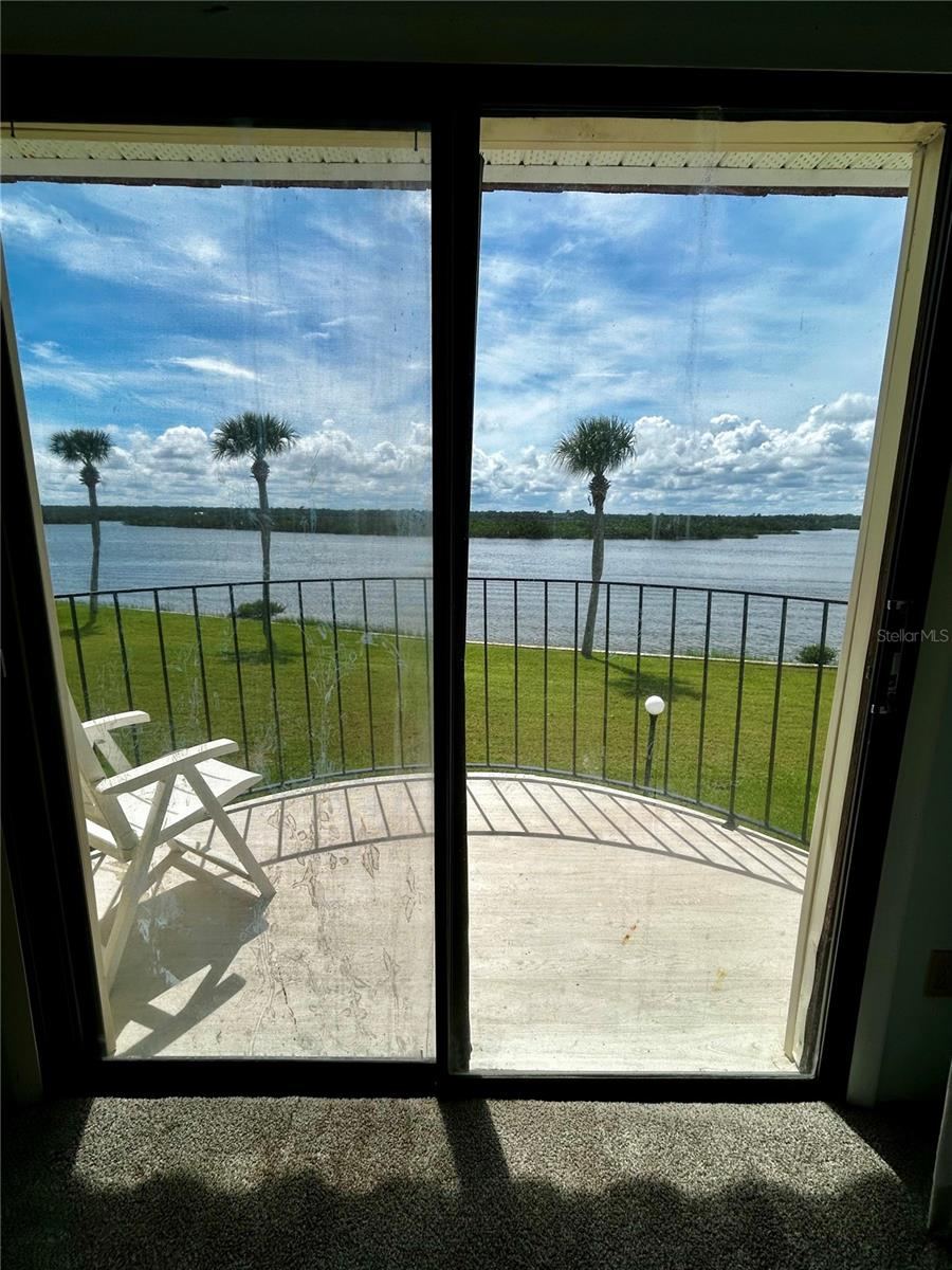 Photo 19 of 20: Primary suite balcony