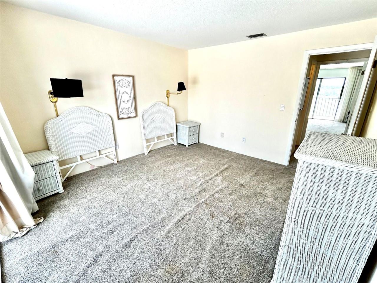 Photo 13 of 20: Guest room
