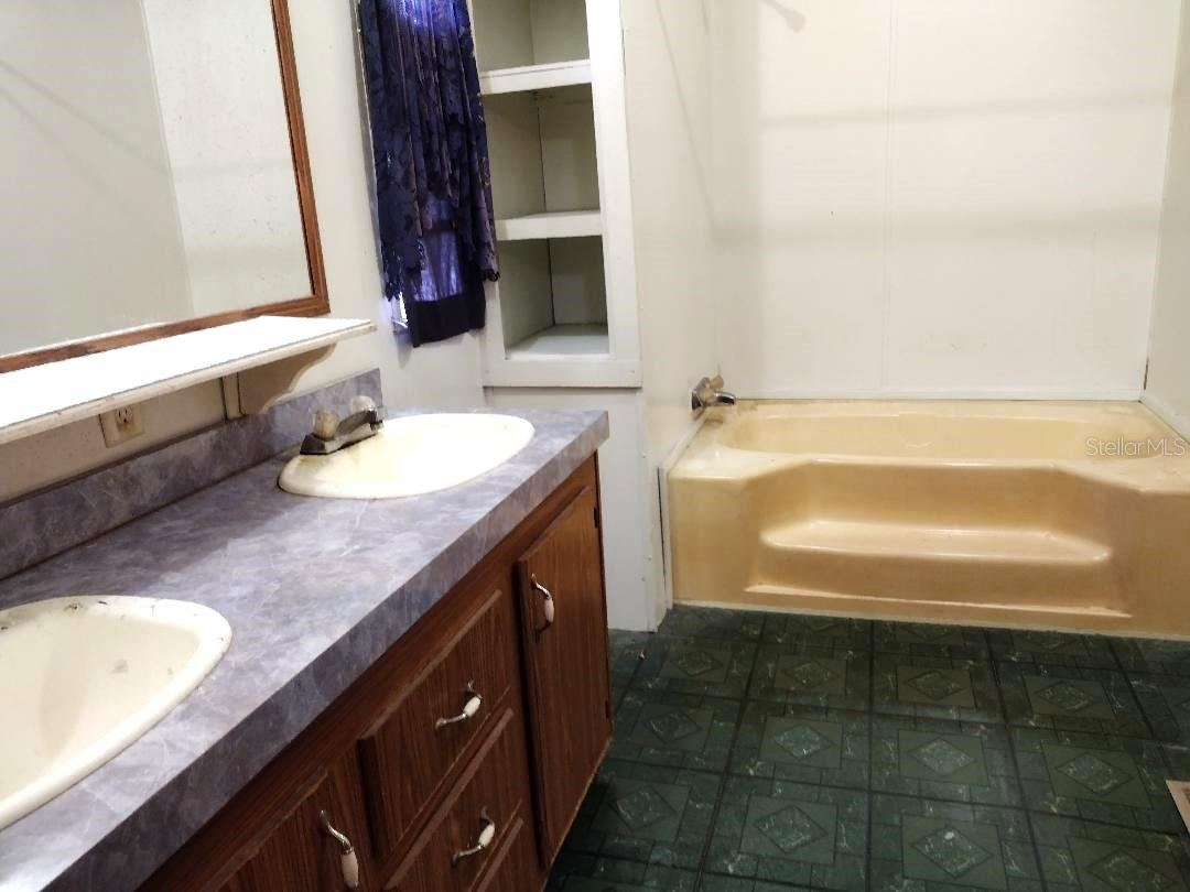 Photo 10 of 20