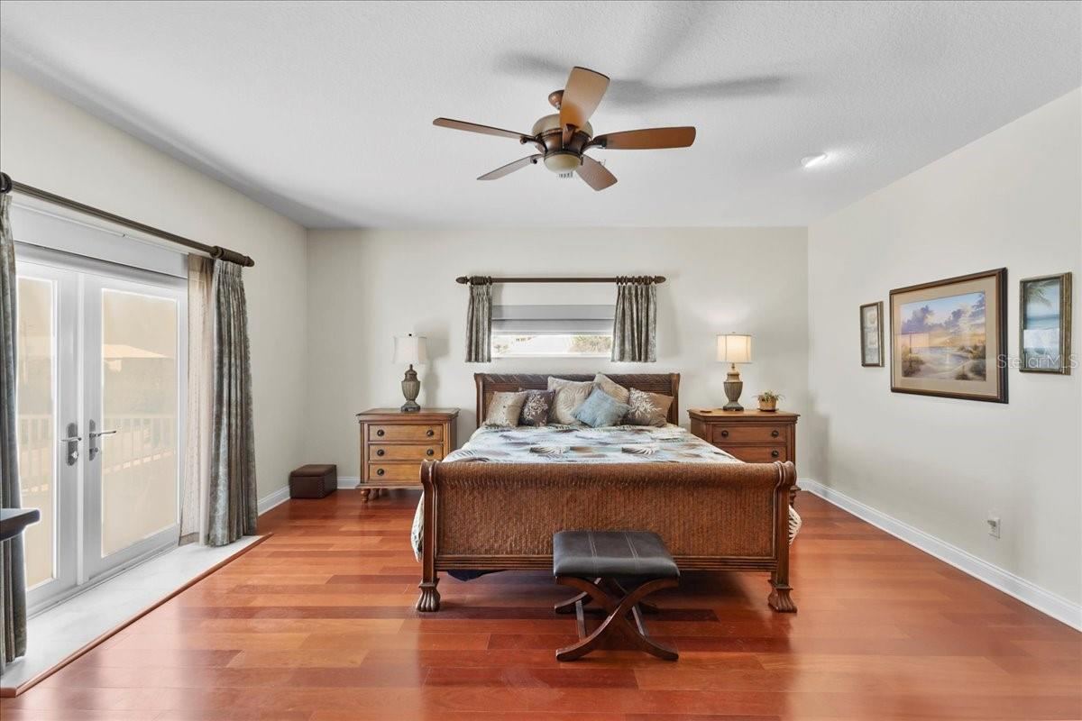 Photo 20 of 20: Second floor large bedroom facing west with en suite bath and two closets