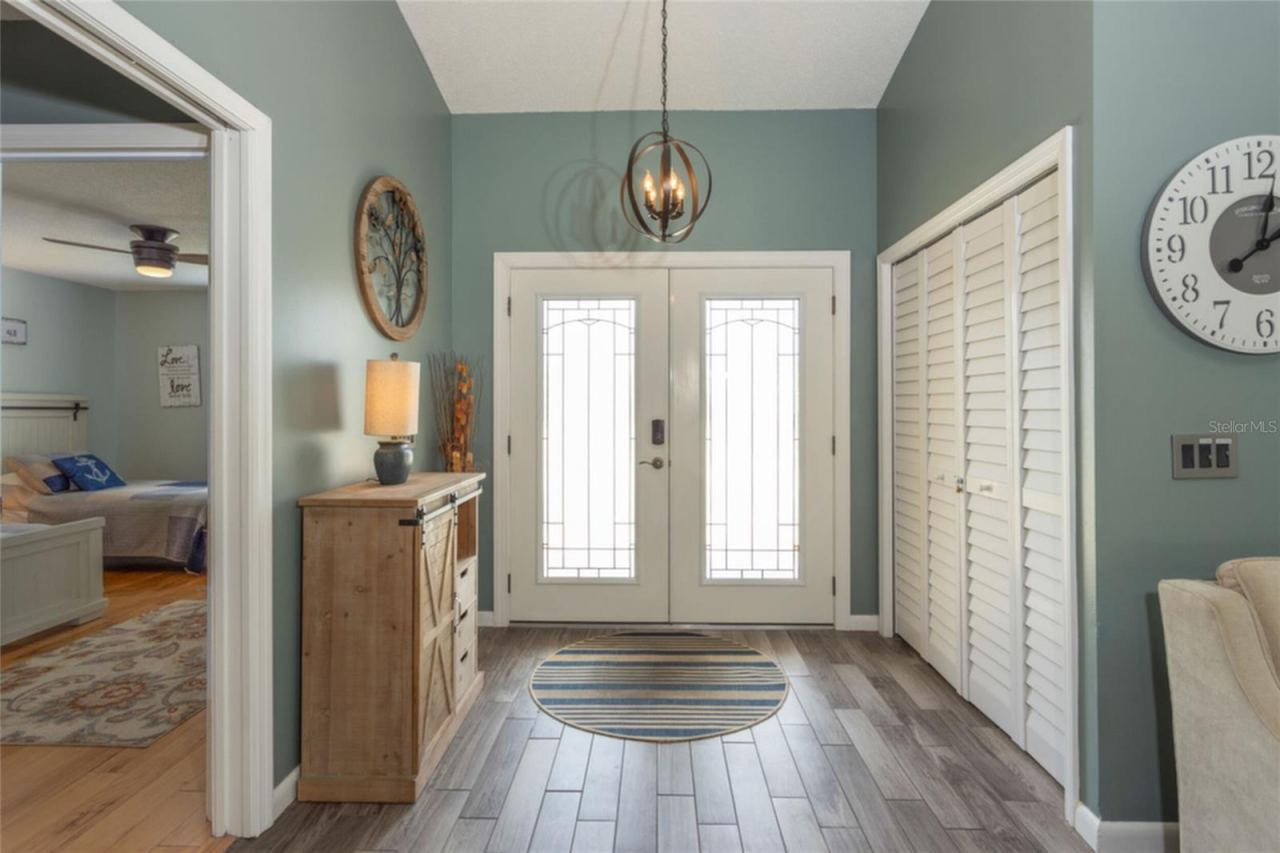 Photo 15 of 20: Front entry has Beautiful double glass doors.
