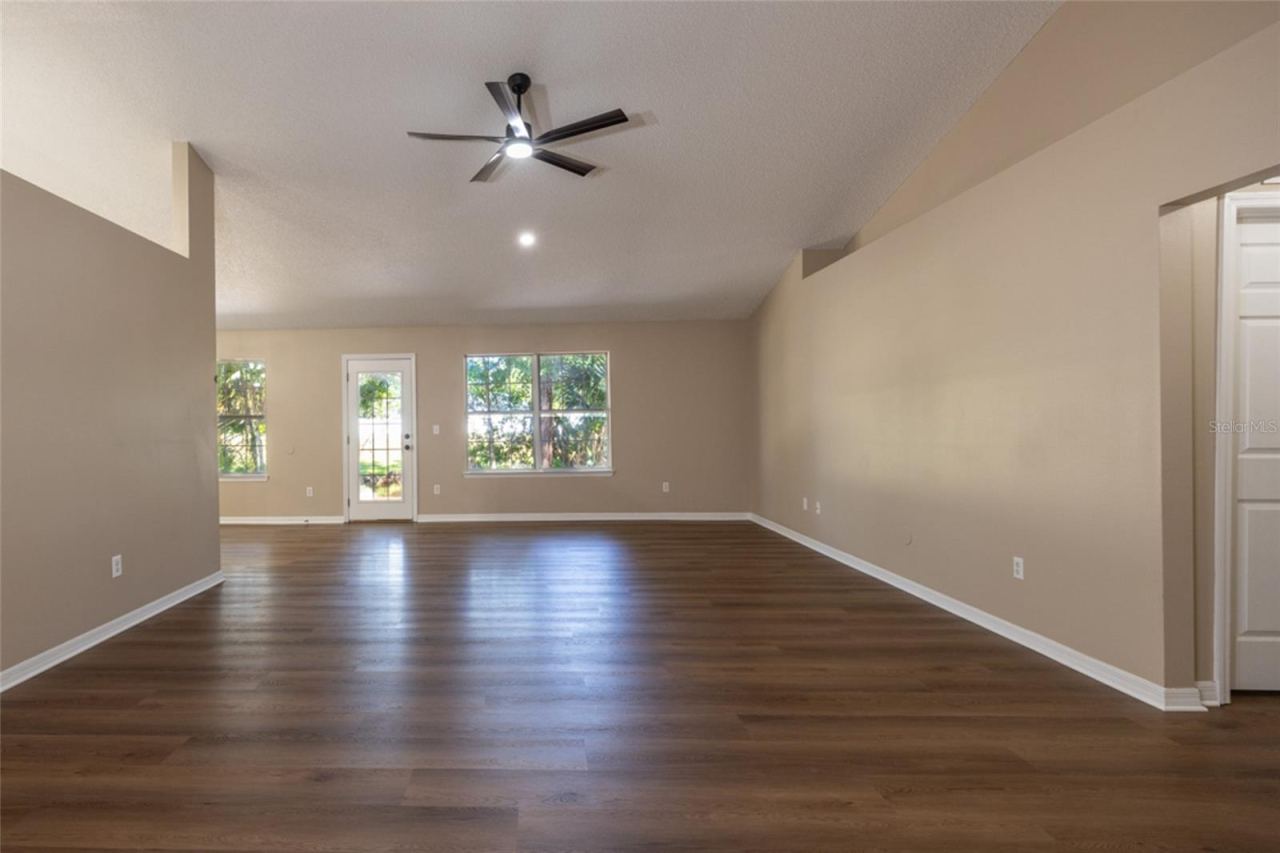 Photo 20 of 20: Family Room