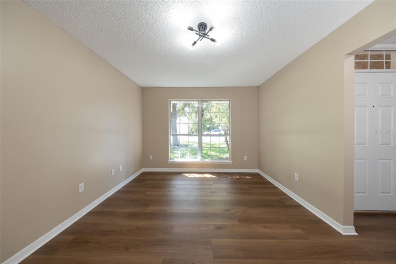 Photo 11 of 20: Formal Living Area
