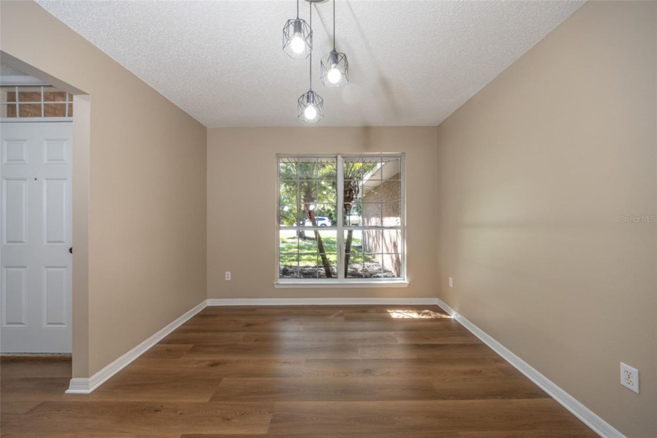 Photo 8 of 20: Dining Room