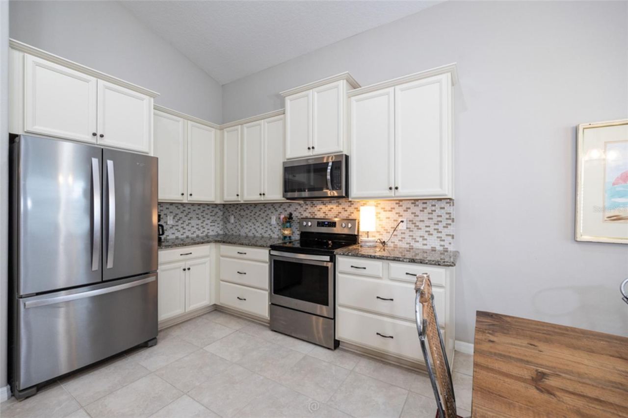 Photo 8 of 20: Stainless steel appliances