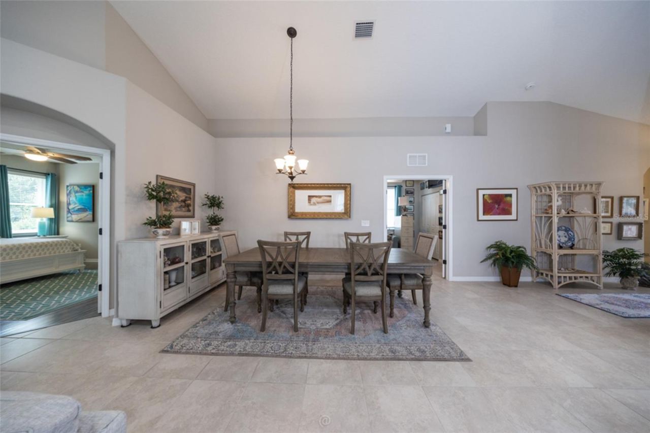 Photo 13 of 20: Dining area