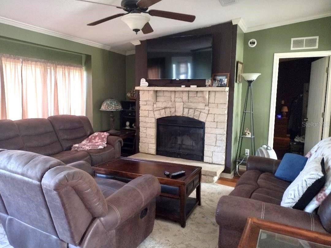 Photo 11 of 20