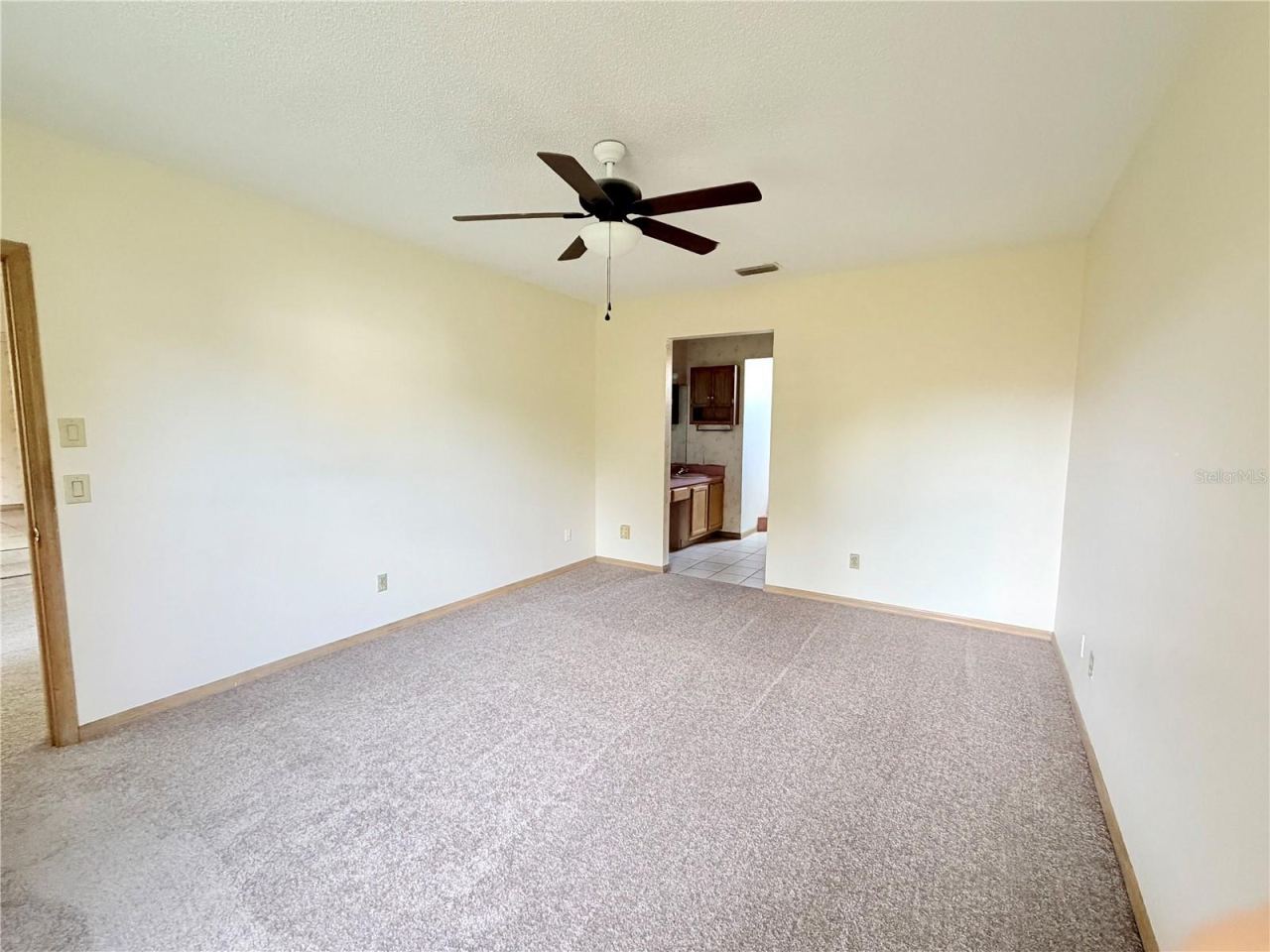 Photo 14 of 20