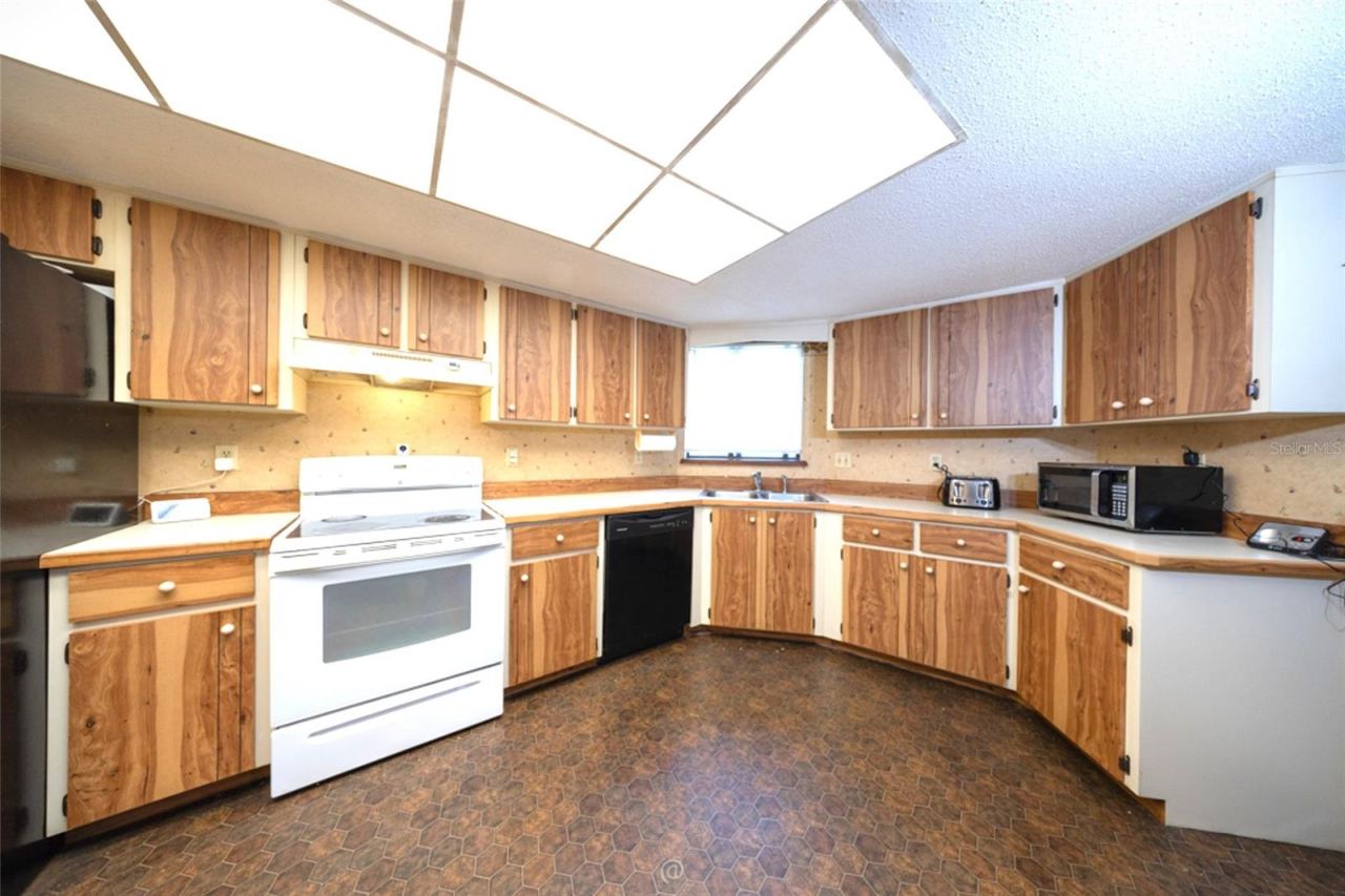Photo 4 of 20: Kitchen