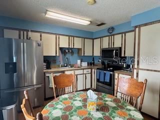 Photo 6 of 20: kitchen