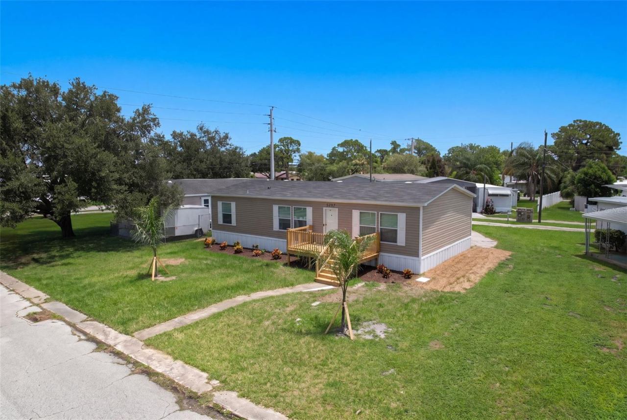 Photo 17 of 18