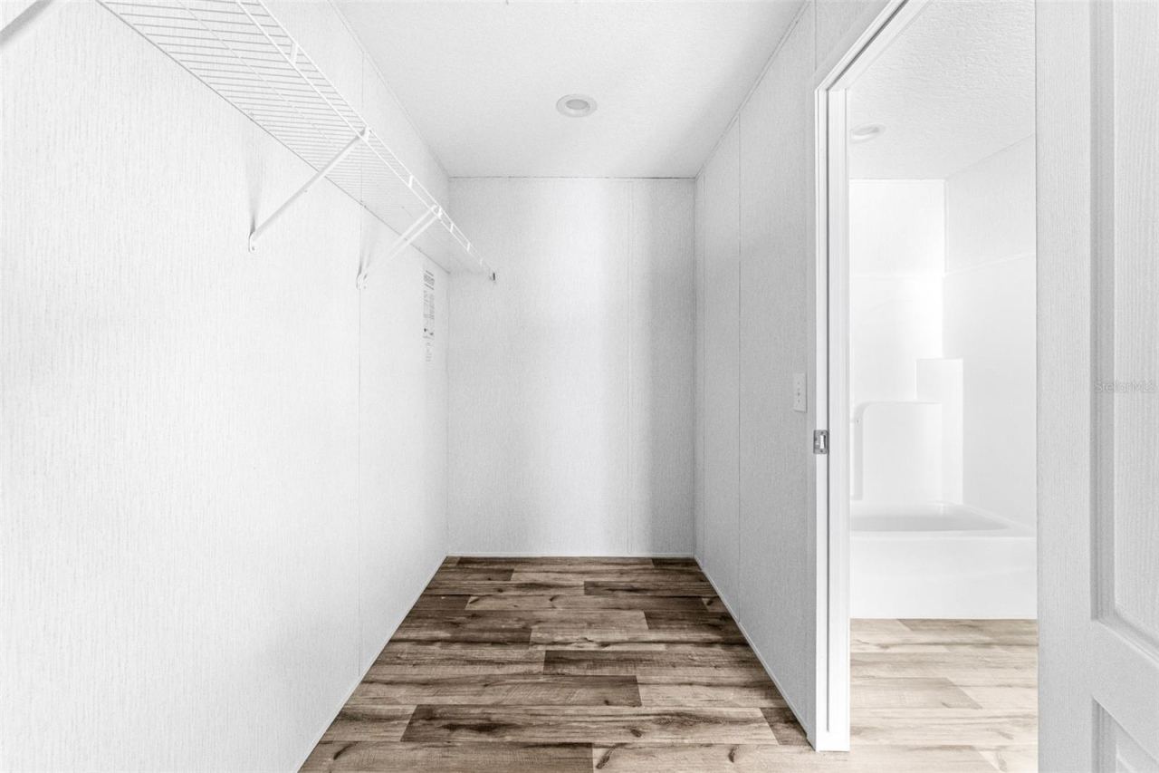 Photo 10 of 18: Walk in Closet