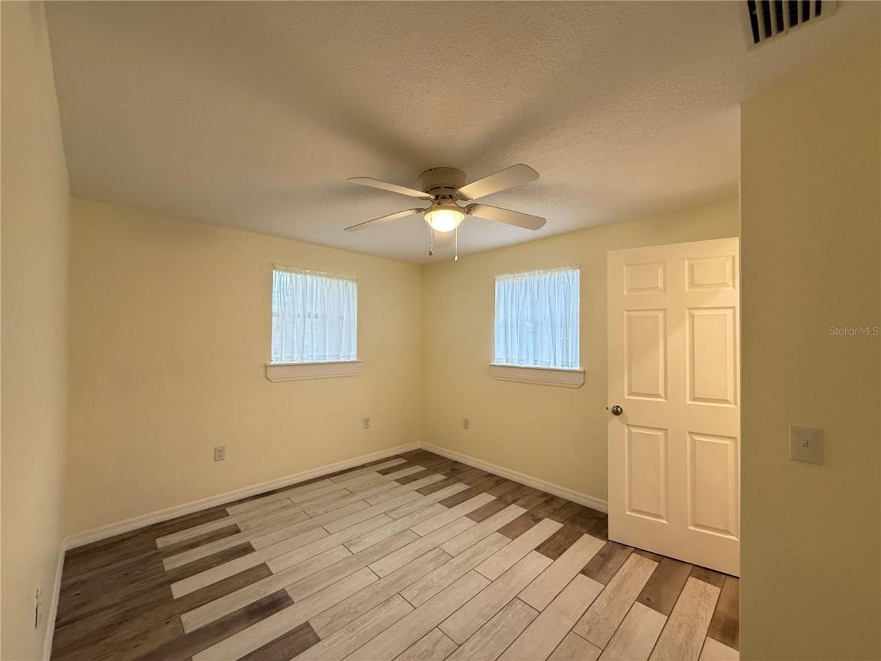Photo 4 of 20