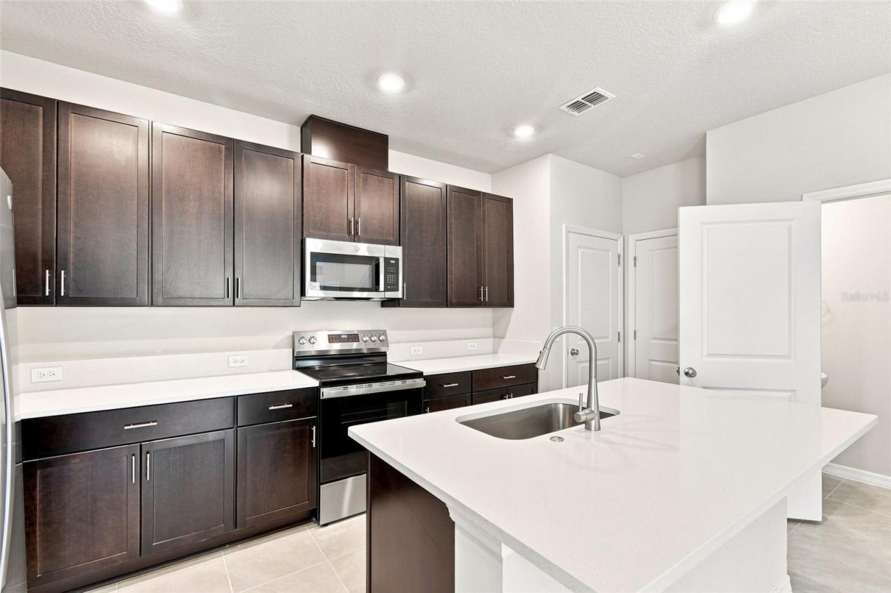 Photo 4 of 20: Kitchen