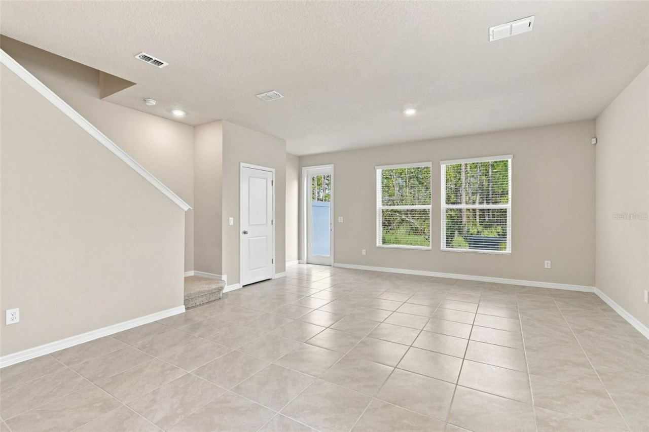 Photo 7 of 20: Family Room
