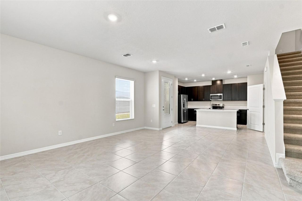 Photo 10 of 20: Family Room