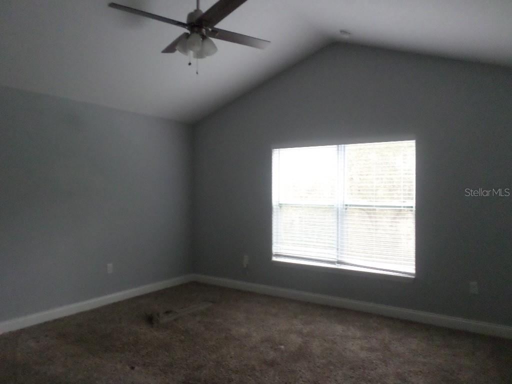 Photo 7 of 16: Bedroom