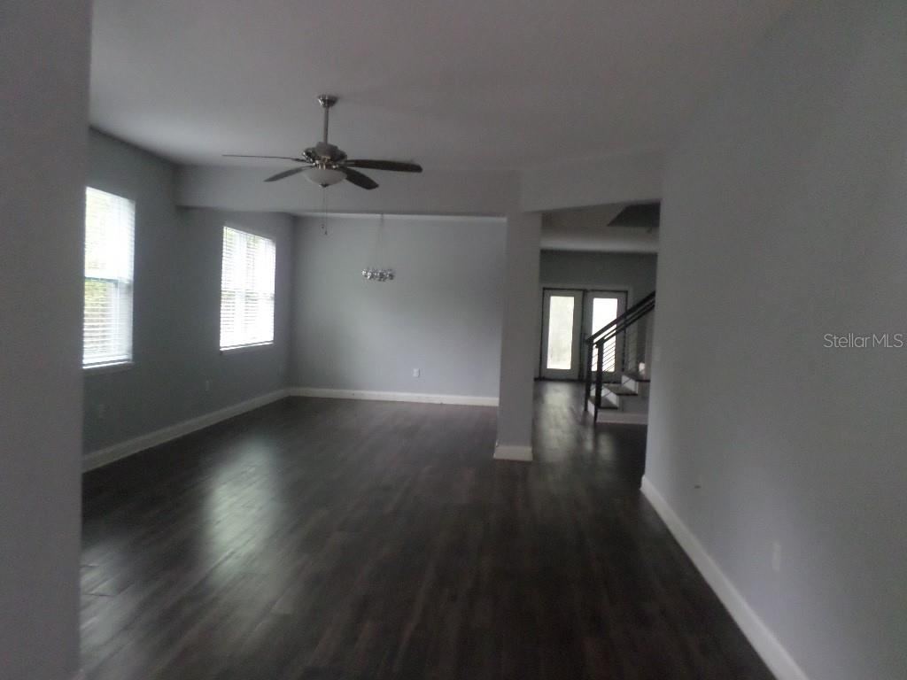 Photo 3 of 16: Living/Dining