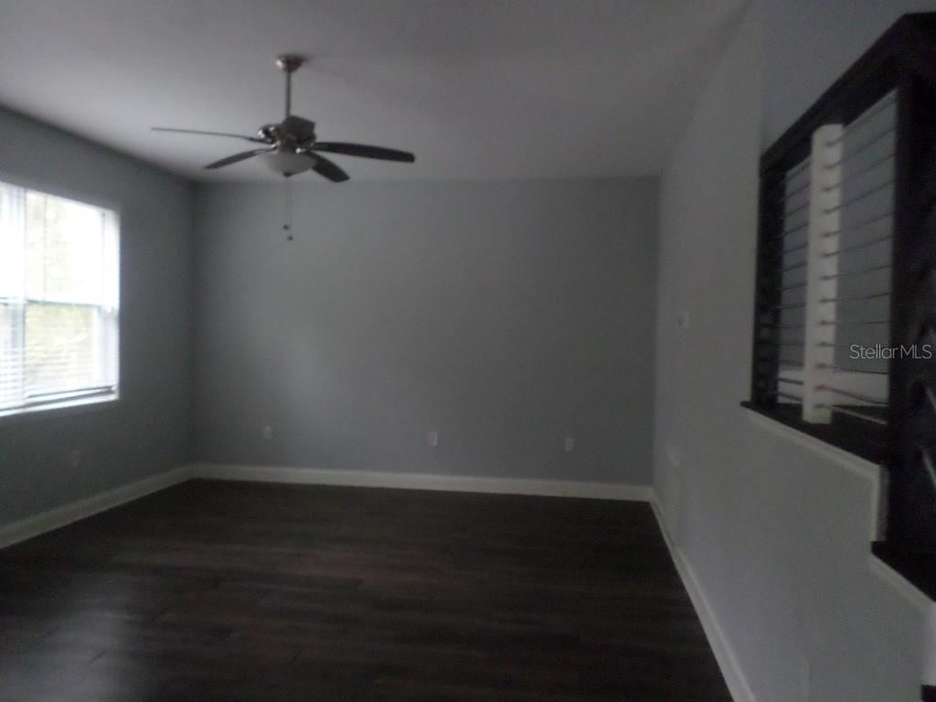 Photo 4 of 16: Family room