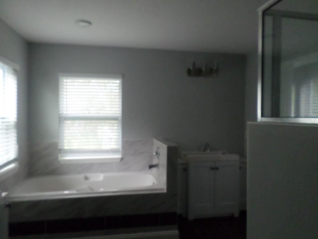 Photo 14 of 16: Bathroom