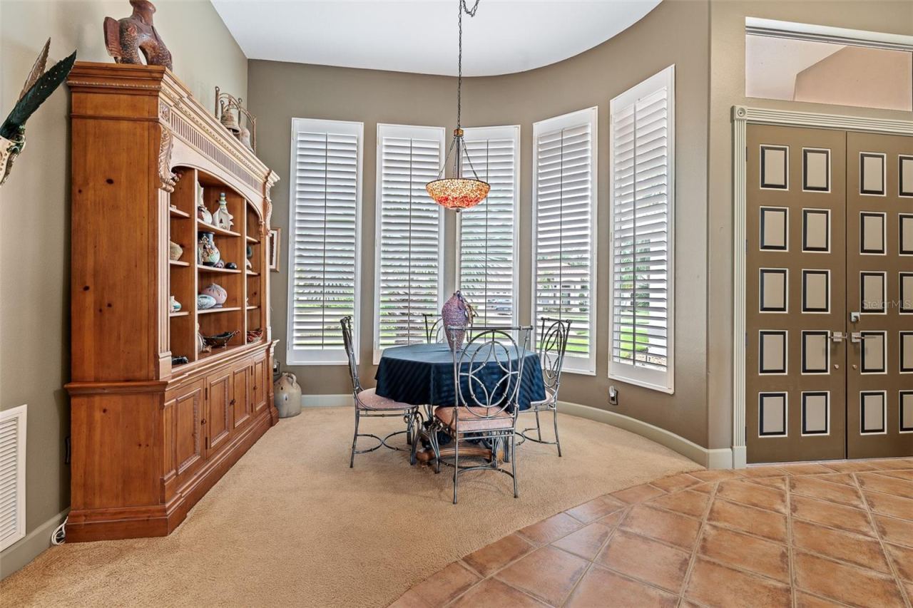 Photo 13 of 20: Dining Room