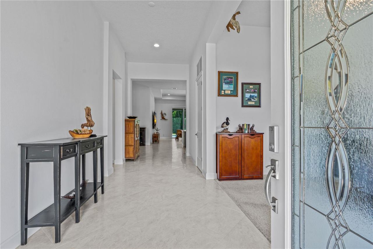 Photo 3 of 20: Entry Way