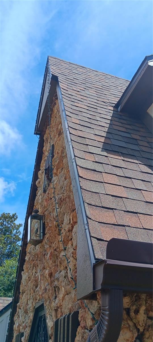 Photo 9 of 20