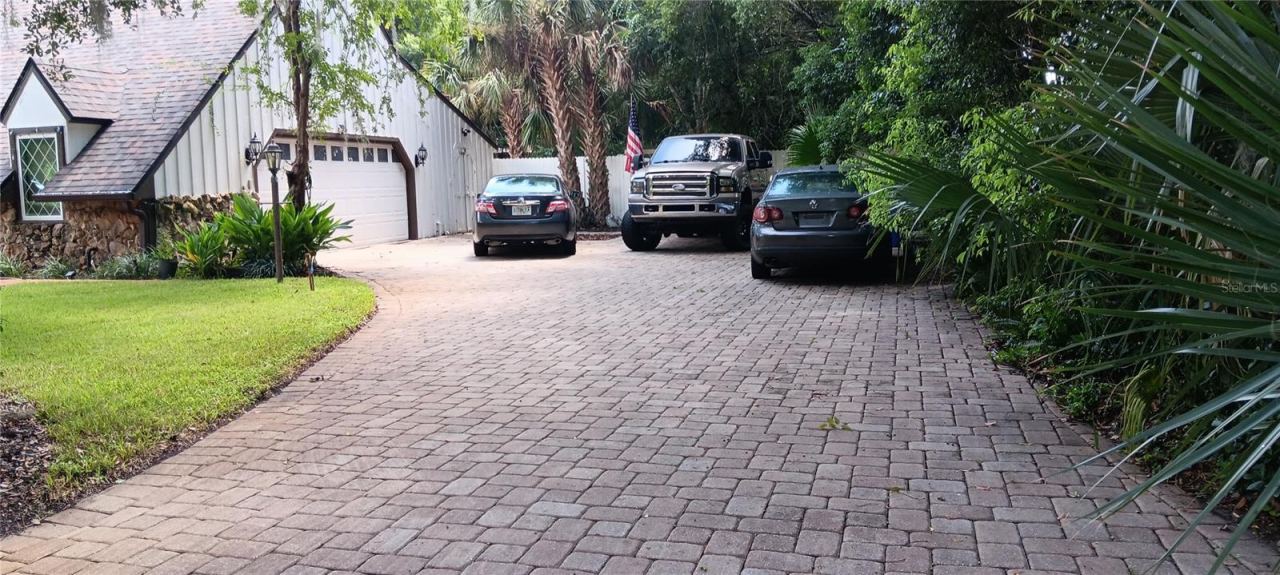 Photo 4 of 20
