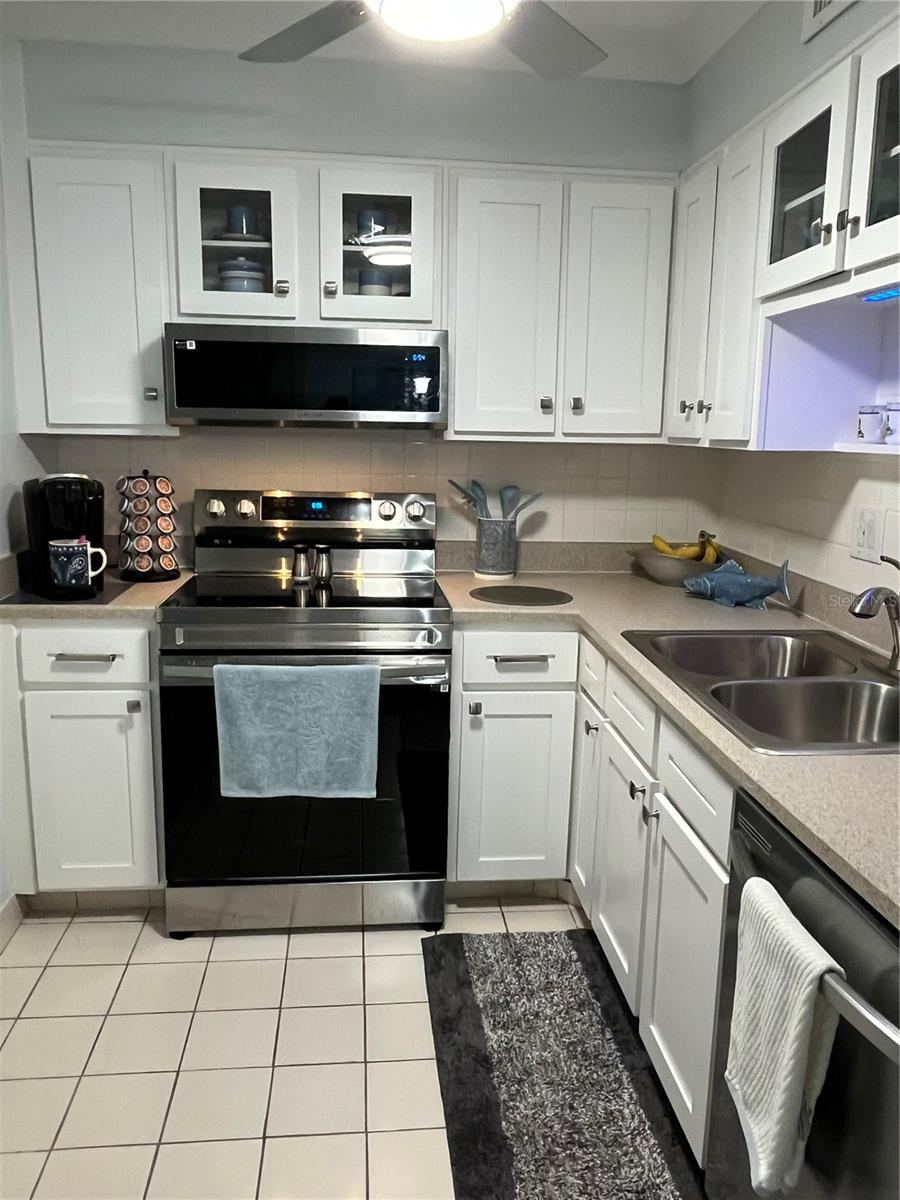 Photo 6 of 10: Kitchen